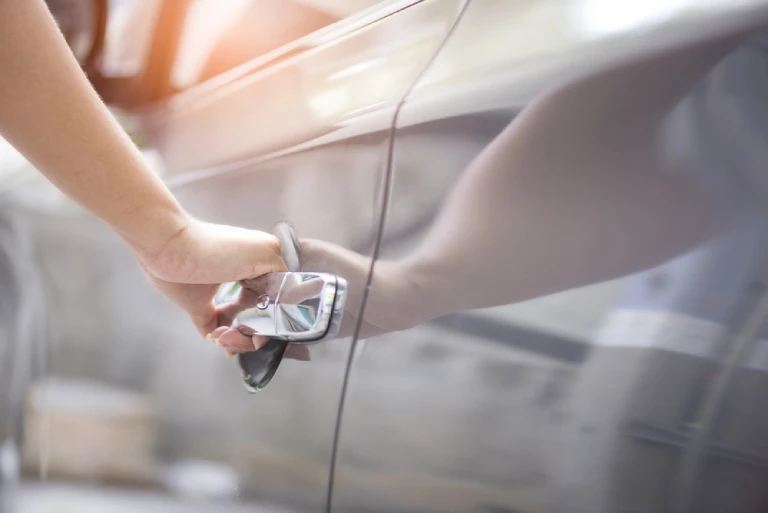 Roadside locksmith in Melbourne FL providing 24-7 mobile car lockout and key replacement services.